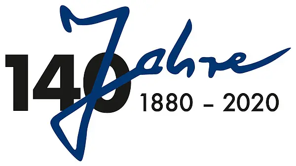 Logo mit "140 Jahre 1880-2020" in Schwarz und Blau.